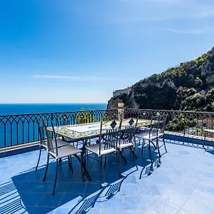 https://villa-foglia-amalfi.hotels-amalfi.com